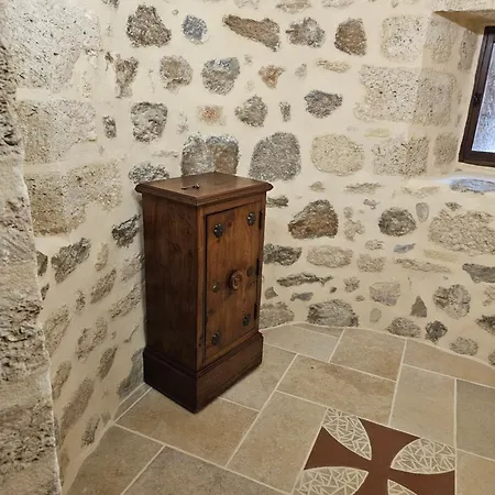 Commanderie Templiere De D'herault Bed & Breakfast