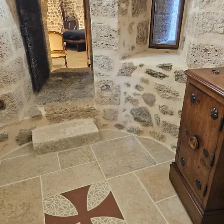 Frühstückspension Commanderie Templiere De D'herault 3*