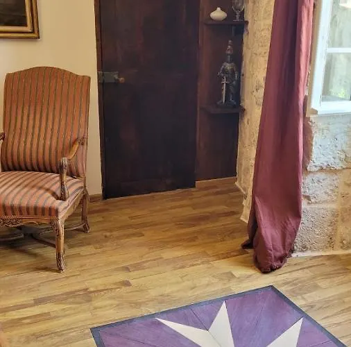 Bed & Breakfast Commanderie Templière De D'hérault 3*