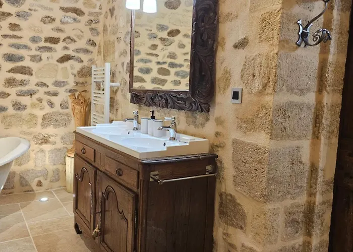 Bed & Breakfast Commanderie Templière De D'hérault 3*