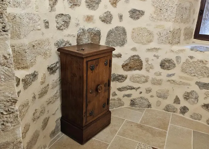 Commanderie Templière De D'hérault Bed & Breakfast